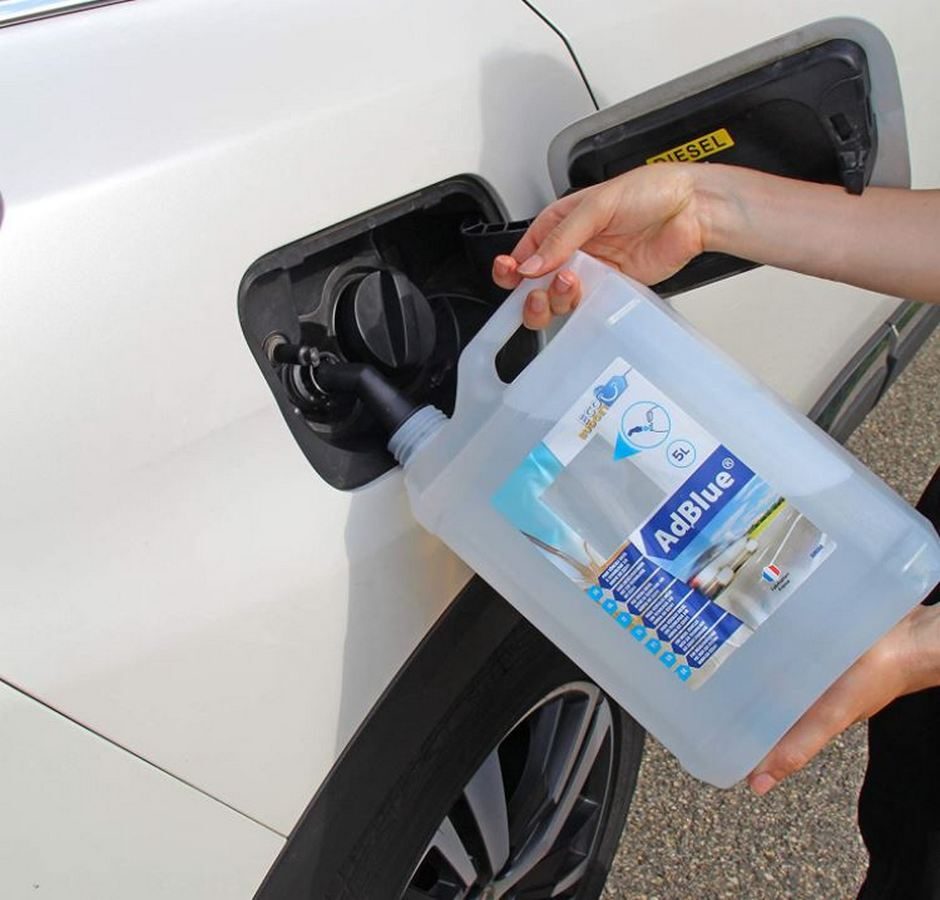 Vendu en bidon, l'AdBlue atteint des sommets au niveau du prix : plus de 2 euros le litres.