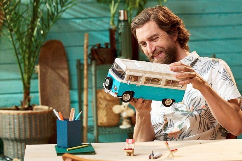 Volkswagen T2 Camper Van en Lego