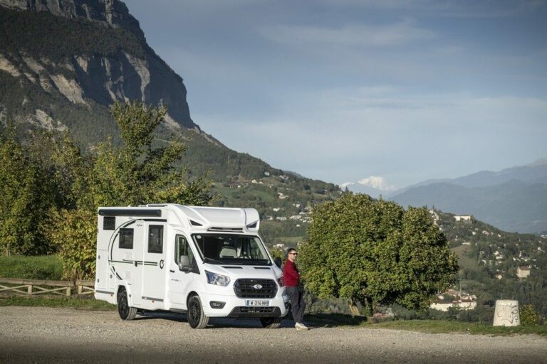 Essai en vidéo du Chausson S614 First Line, un camping-car économique ...
