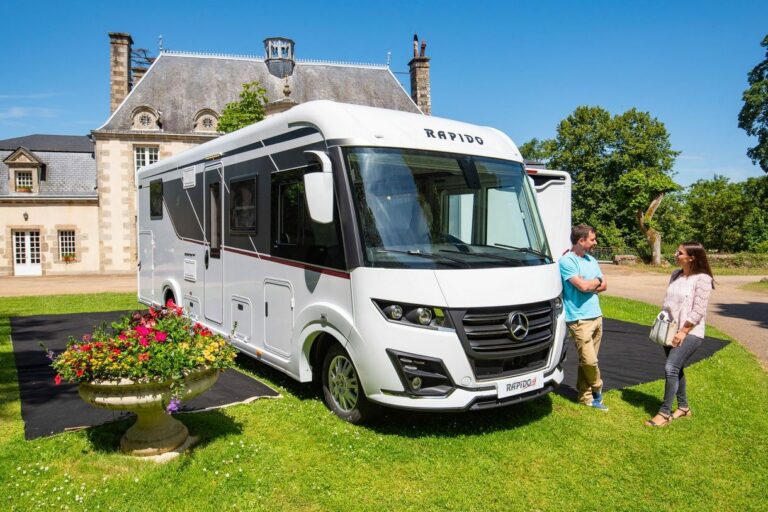 Mercedes et Rapido à la pointe de la technologie du campingcar — free download