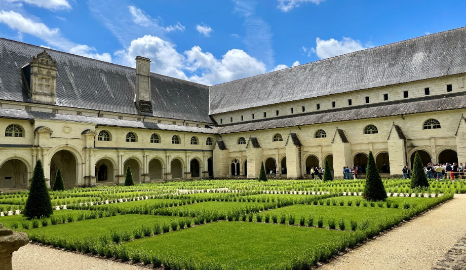 L'abbaye royale de Fontevraud-l’Abbaye.