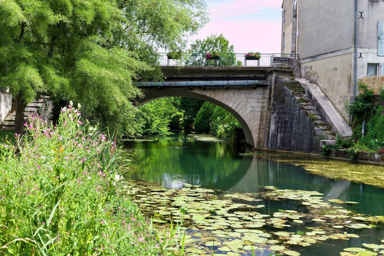 Le centre-ville de Commercy.