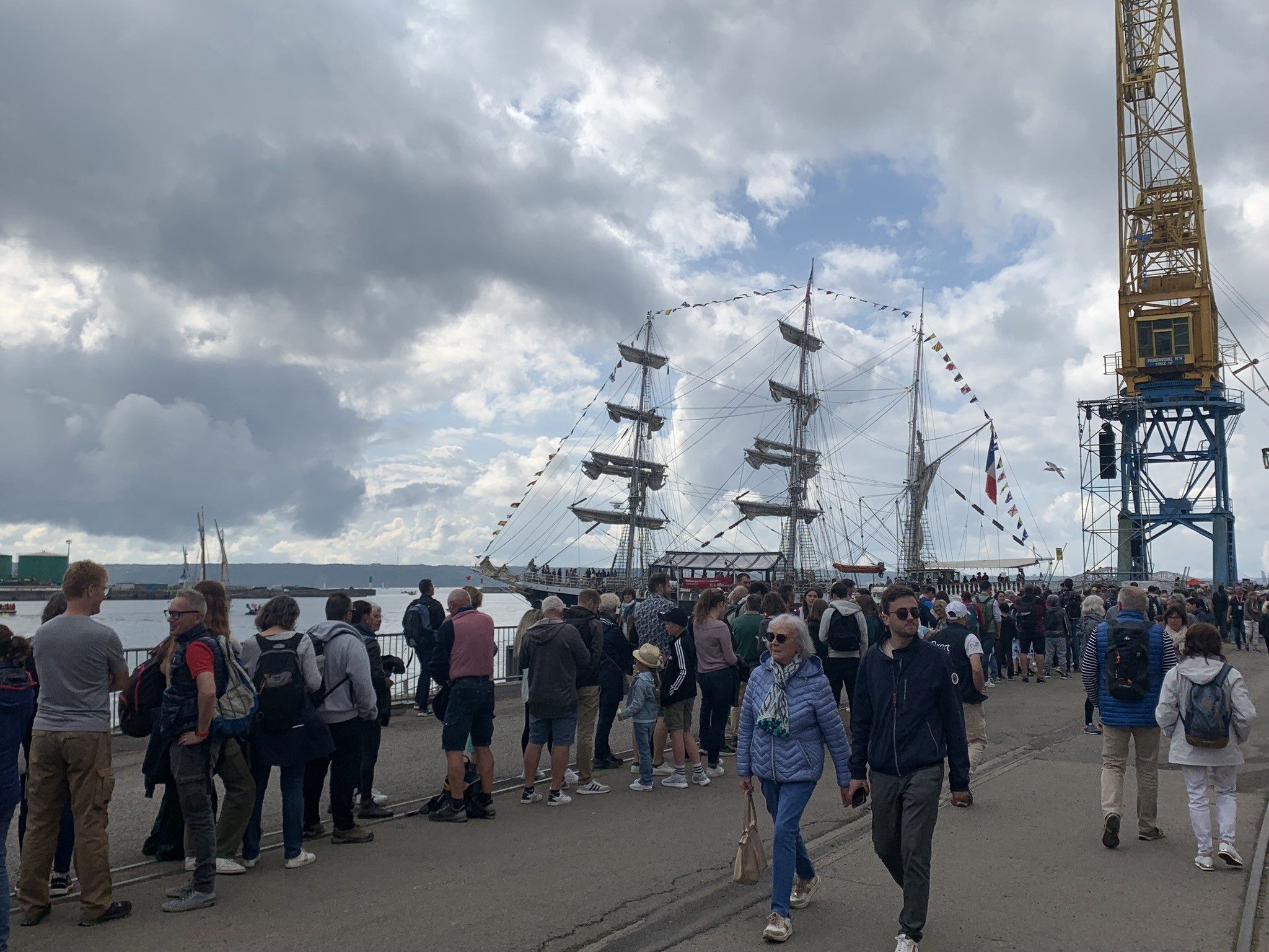 Les bateaux à quai se visitent. Mais il faut se montrer patient. La queue pour monter sur Belem était assez longue.