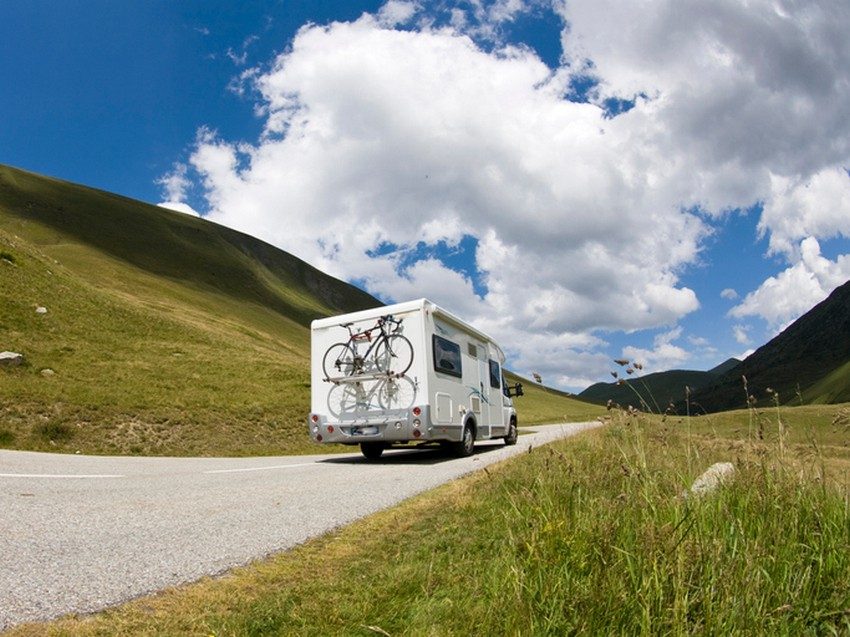 Les voyageurs de plus de 65 ans sont séduits par les camping-cars, quant au moins de 35 ans, plutôt par les vans ou fourgons.