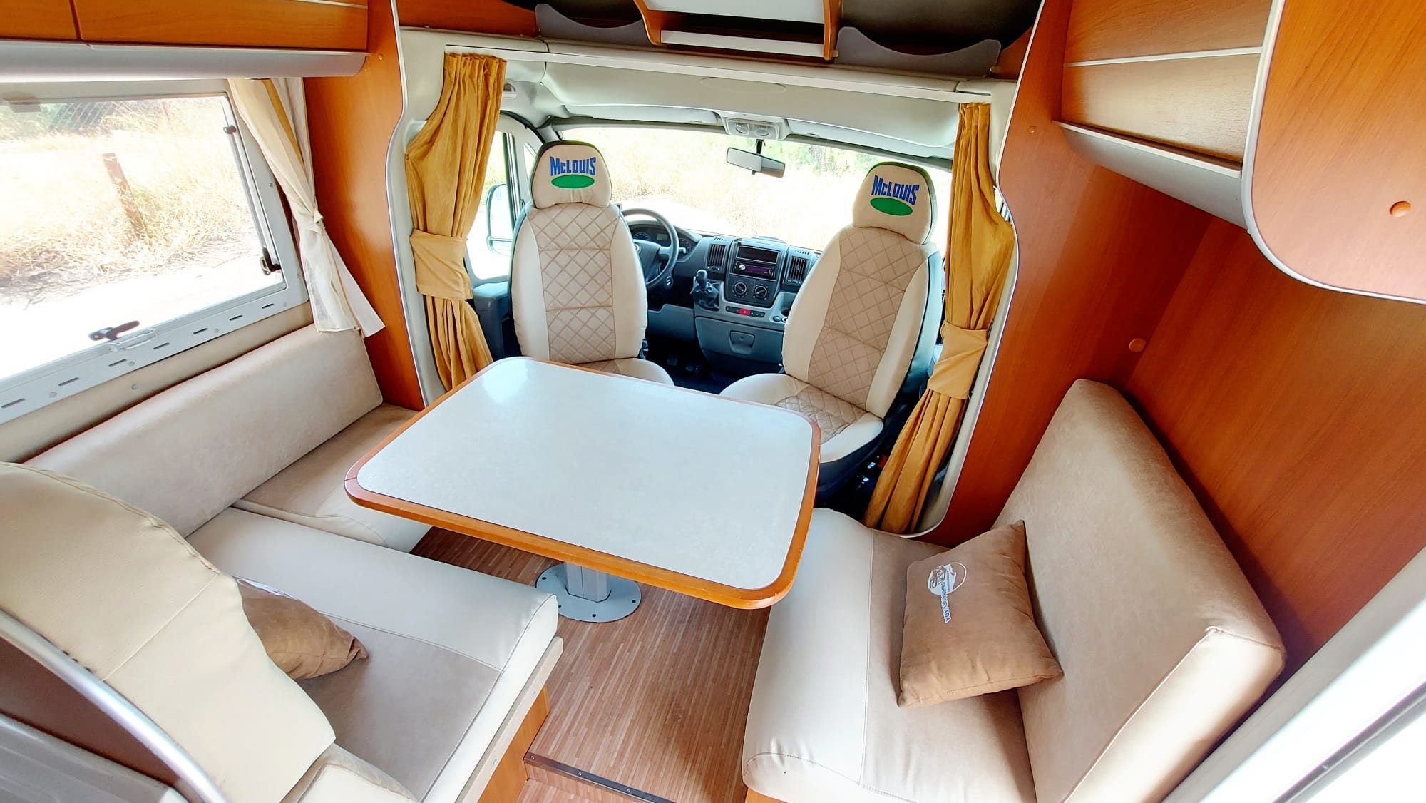 Un intérieur rénové par Easy Rachat Camping-car.