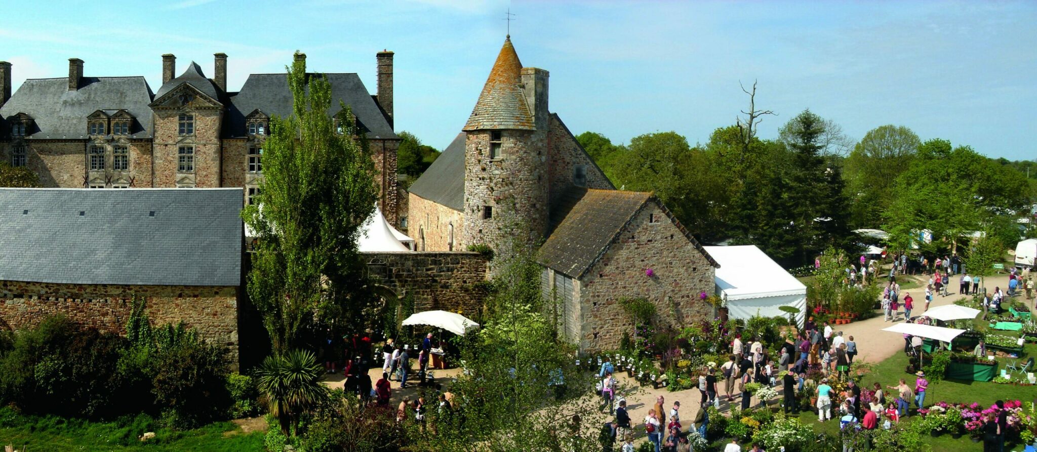 Crosville-sur-Douve en fleurs
