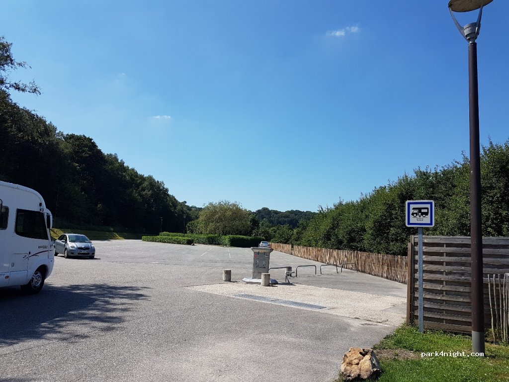 Aire de stationnement pour camping-cars