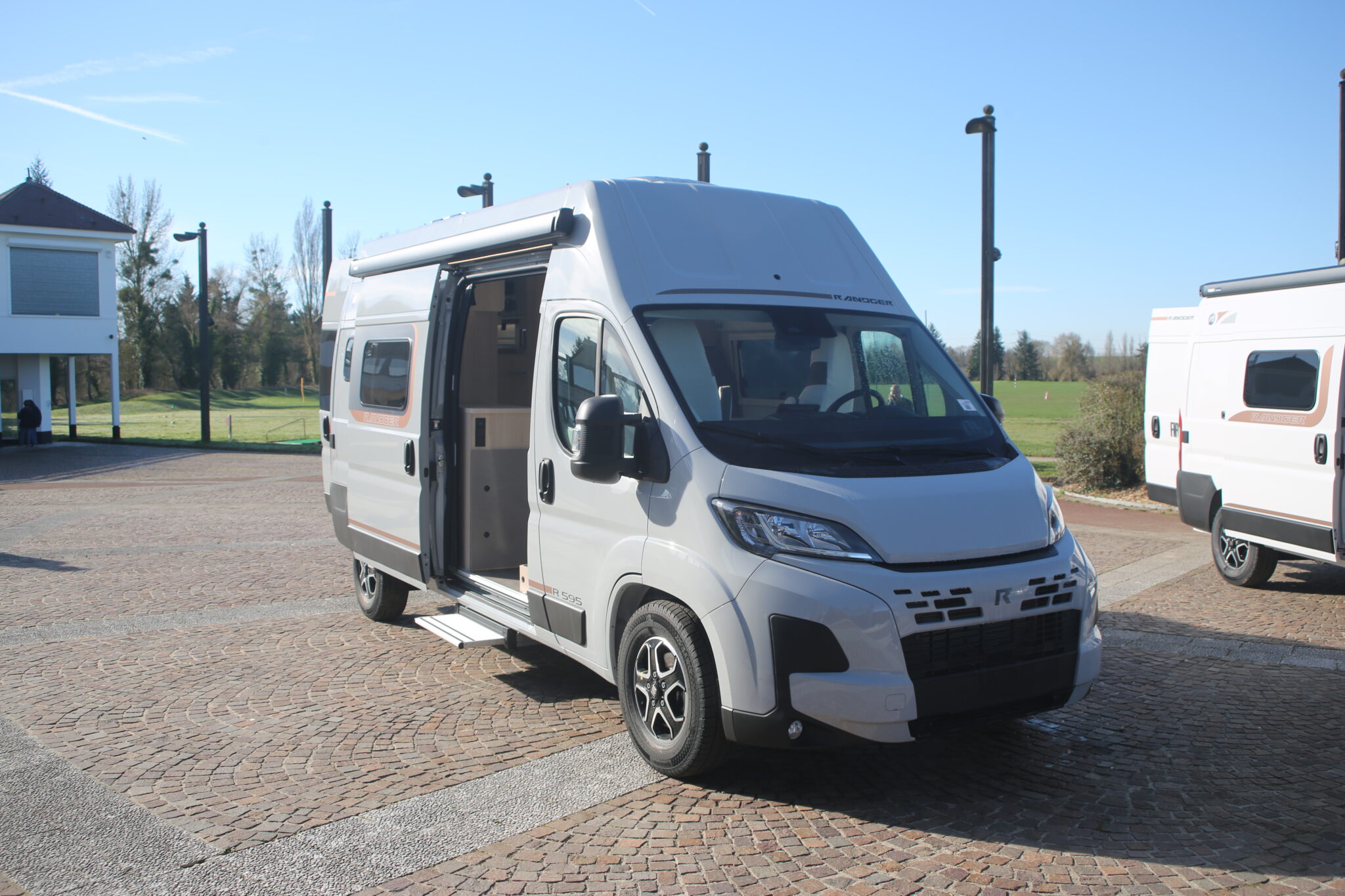 Fourgon Randger R595