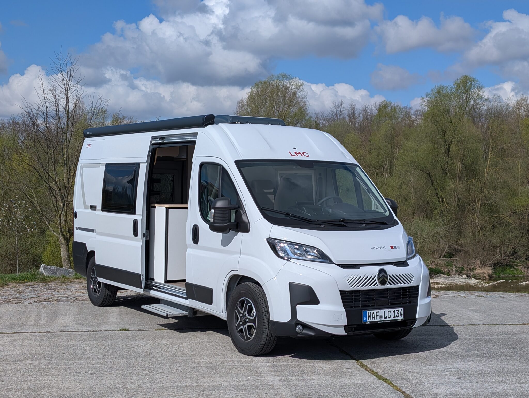 Fourgon LMC Innovan Pure 600