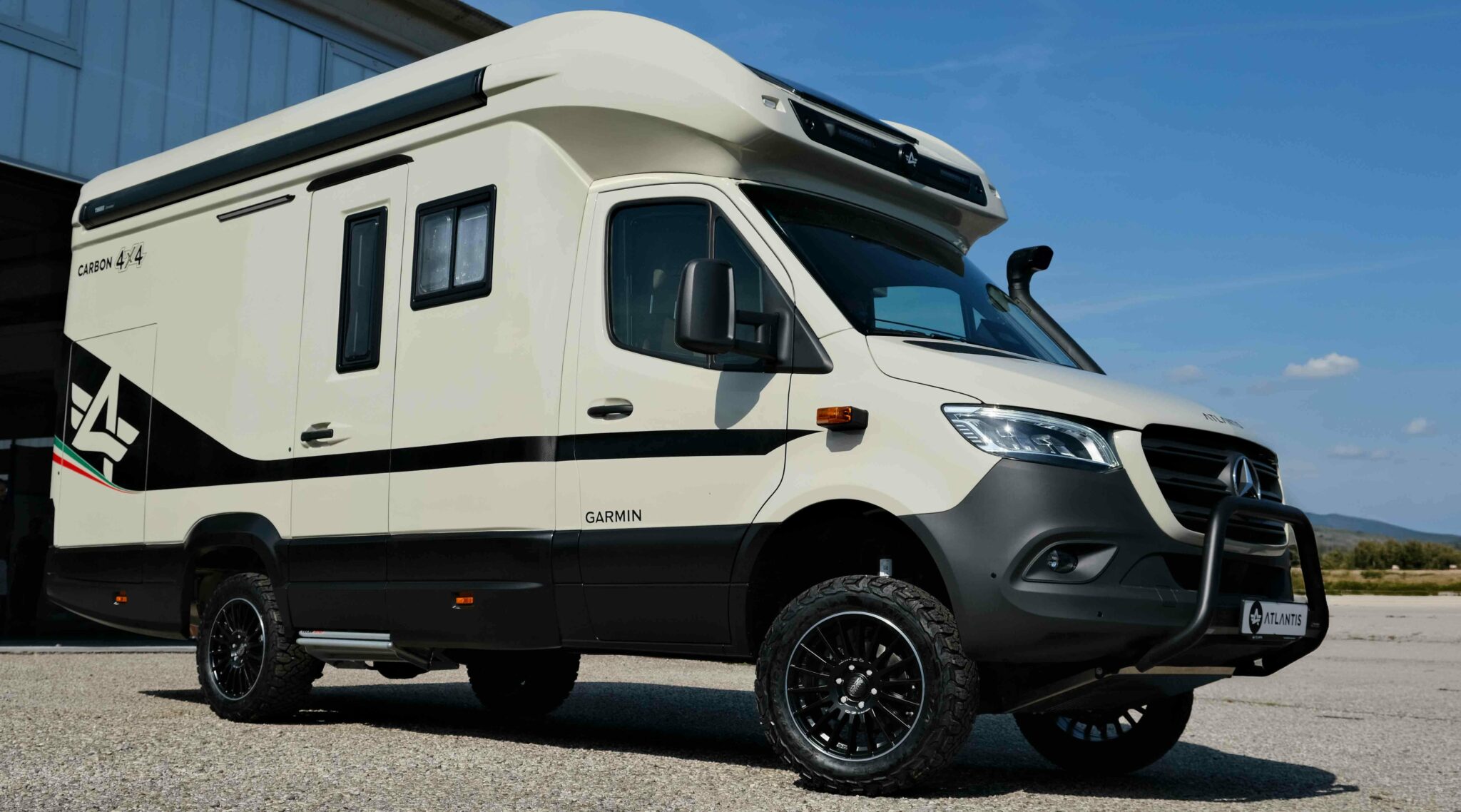 Atlantis 4×4: A Carbon Monocoque Motorhome Overview