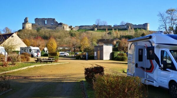 l’aire de camping-car de Coucy-le-Château-Auffrique